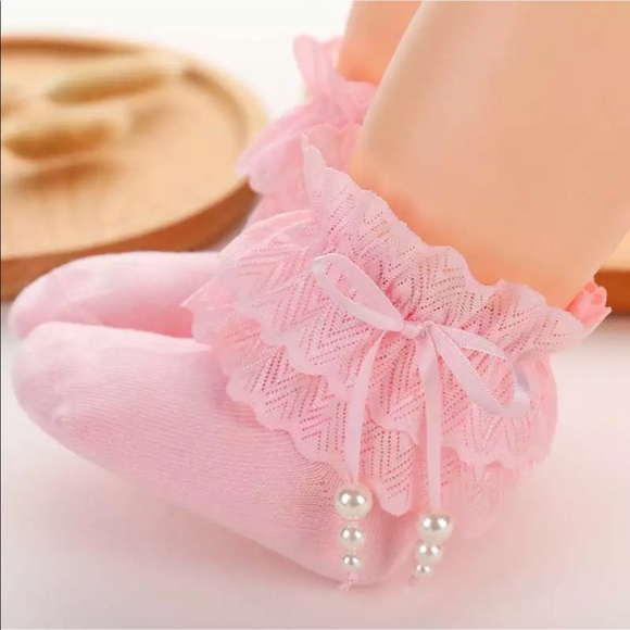 New Girls Princess Lace Ruffle Pearl Bow socks - Picture 6 of 12